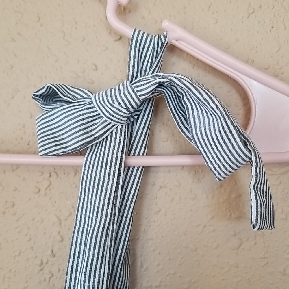 Crop top with ties - Picture 4 of 4
